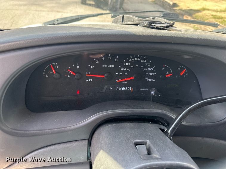 image for item OF9139 2007 Ford E350  party bus