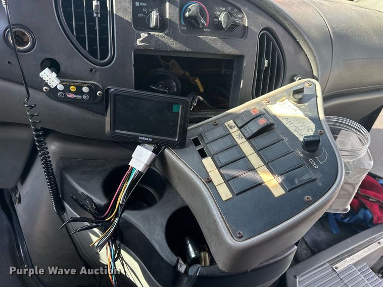 image for item OF9139 2007 Ford E350  party bus