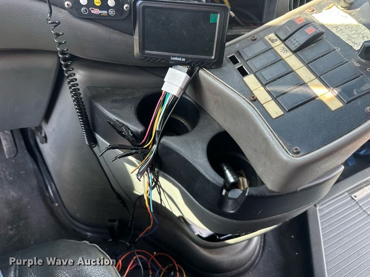 image for item OF9139 2007 Ford E350  party bus