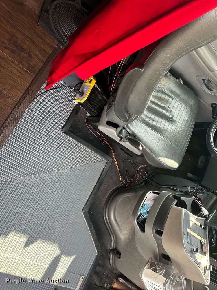 image for item OF9139 2007 Ford E350  party bus