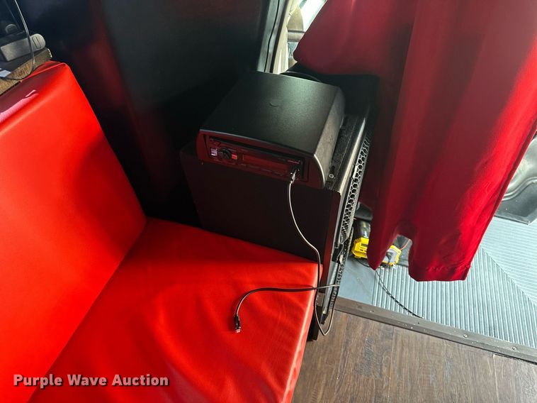 image for item OF9139 2007 Ford E350  party bus