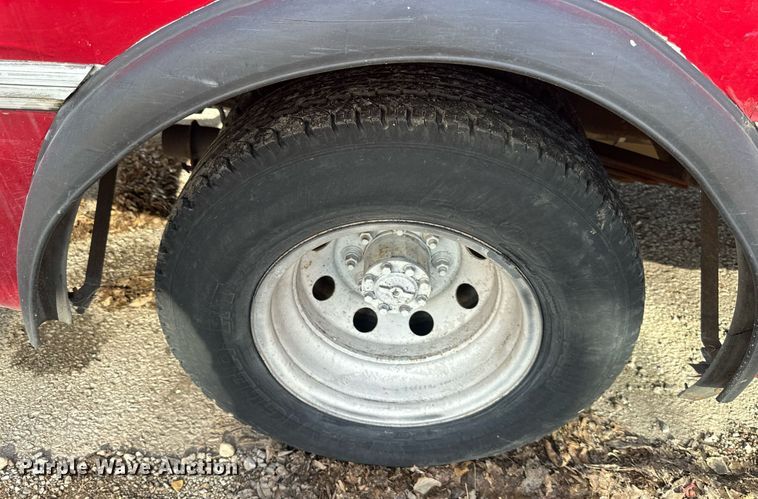 image for item OF9139 2007 Ford E350  party bus