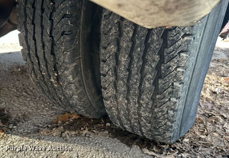 image for item OF9139 2007 Ford E350  party bus