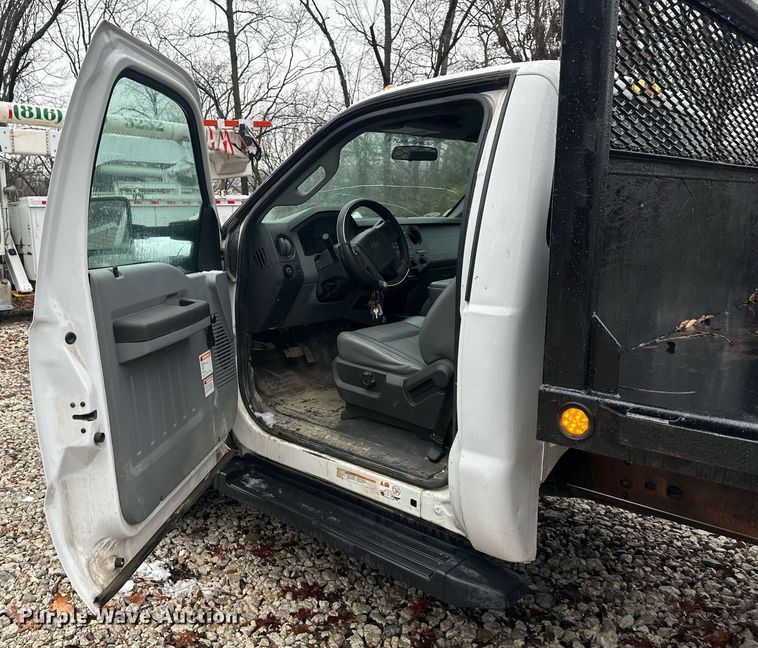 image for item OF9218 2014 Ford F550 Super Duty  dump flatbed truck