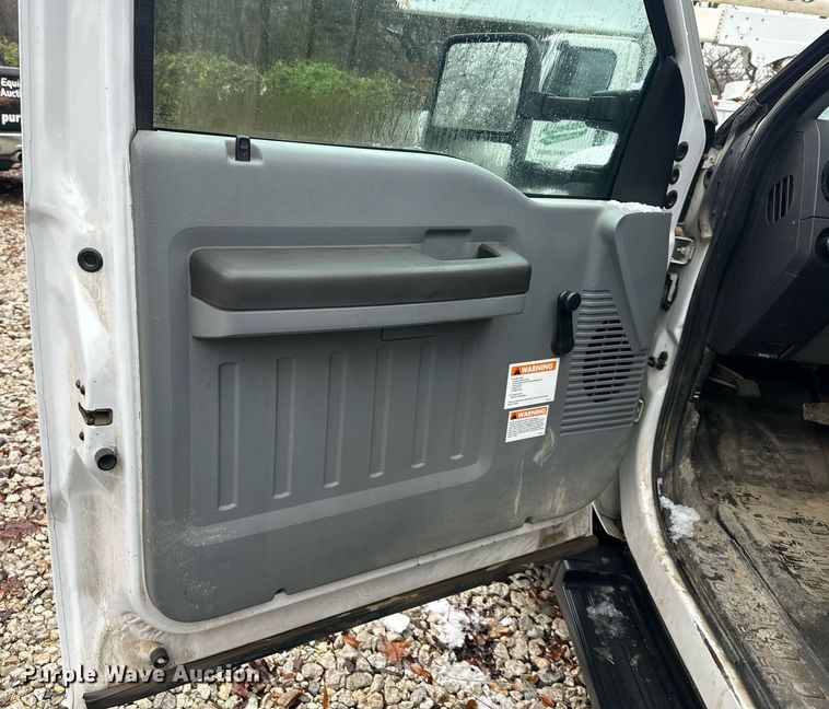 image for item OF9218 2014 Ford F550 Super Duty  dump flatbed truck