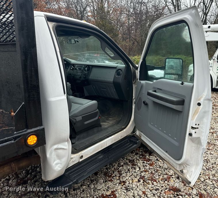 image for item OF9218 2014 Ford F550 Super Duty  dump flatbed truck