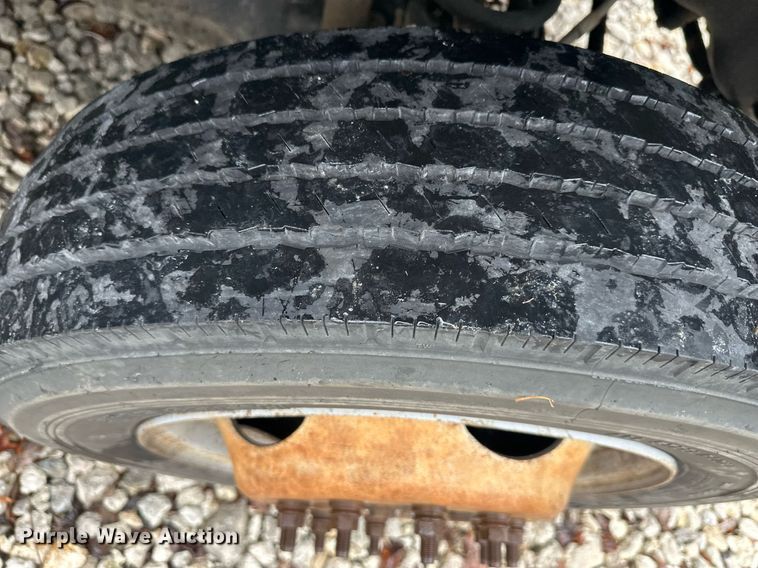 image for item OF9218 2014 Ford F550 Super Duty  dump flatbed truck