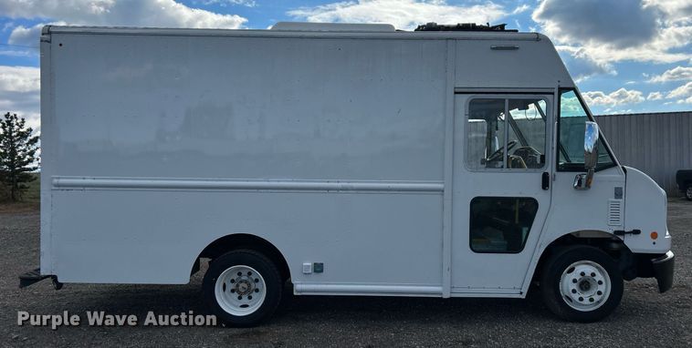 image for item OI9501 2018 Freightliner MT45 refrigerated delivery van