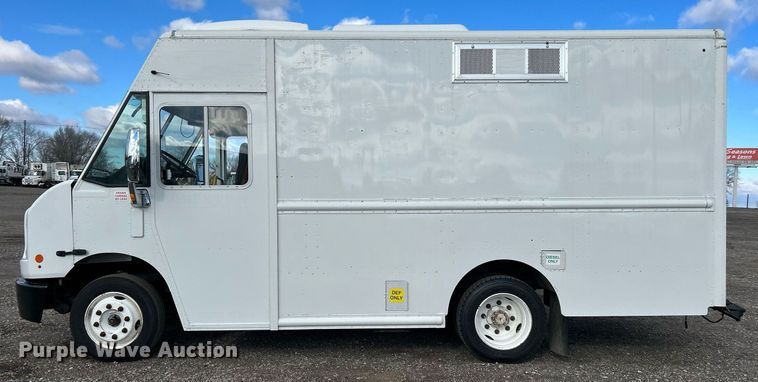 image for item OI9501 2018 Freightliner MT45 refrigerated delivery van