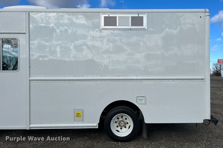 image for item OI9501 2018 Freightliner MT45 refrigerated delivery van