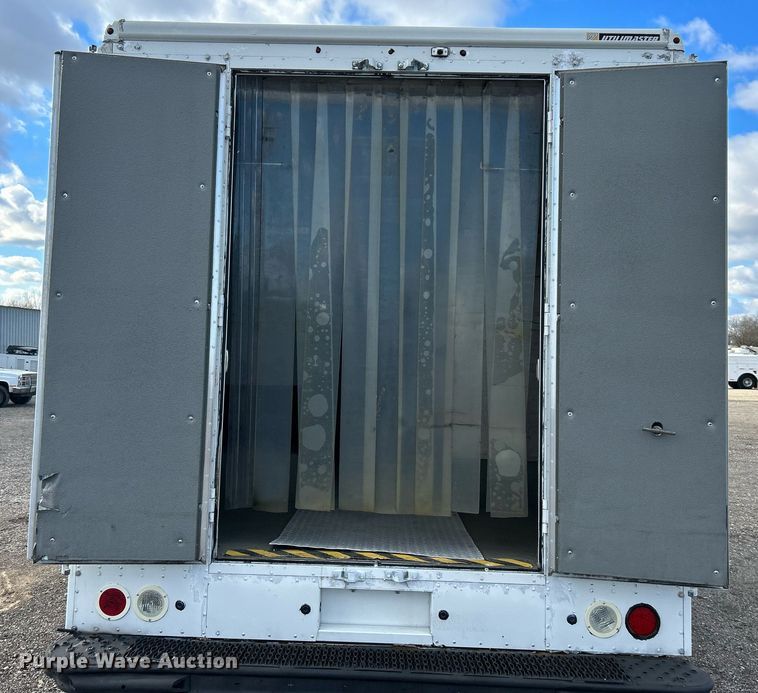 image for item OI9501 2018 Freightliner MT45 refrigerated delivery van