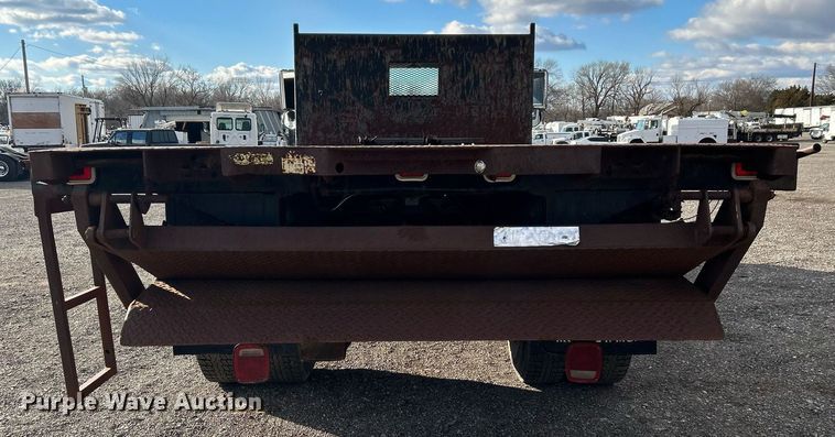 image for item OI9504 1995 International  4700 flatbed truck