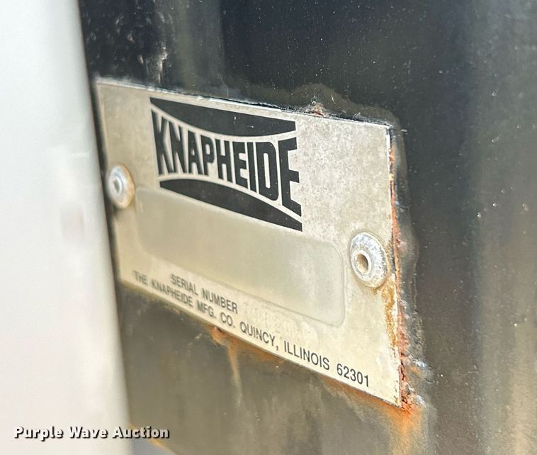 image for item OI9504 1995 International  4700 flatbed truck