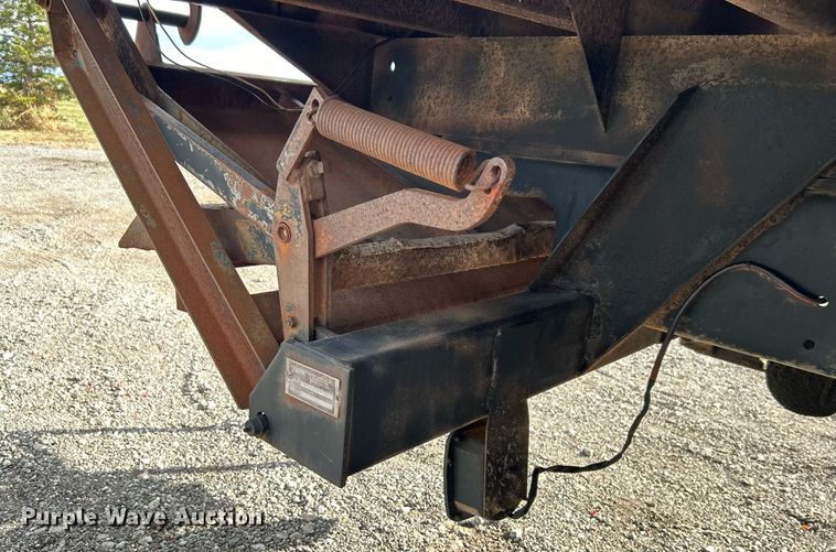 image for item OI9504 1995 International  4700 flatbed truck