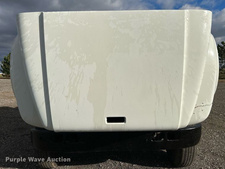 image for item OI9504 1995 International  4700 flatbed truck