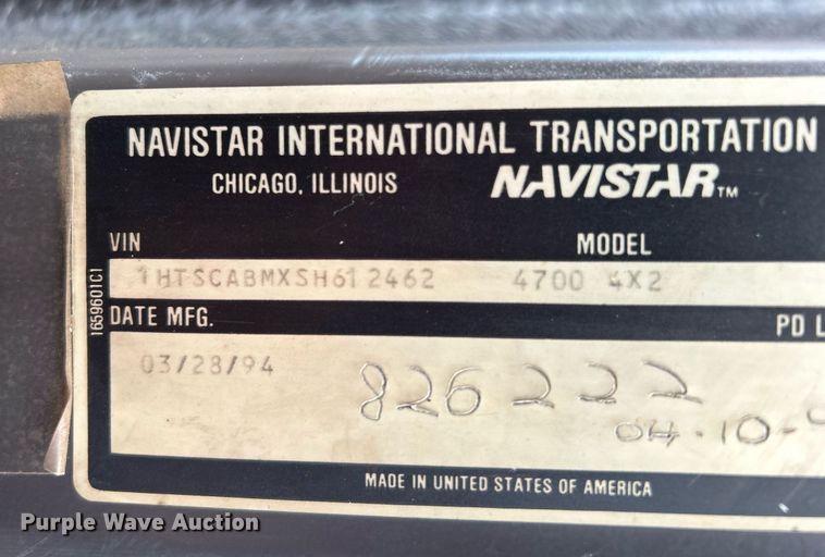 image for item OI9504 1995 International  4700 flatbed truck