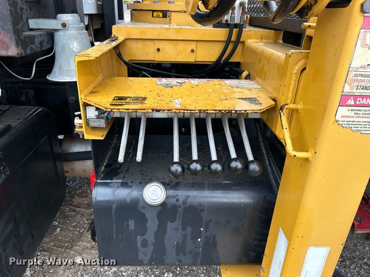 image for item OM9231 1995 Chevrolet  Kodiak  crane truck