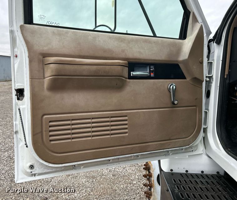 image for item OM9231 1995 Chevrolet  Kodiak  crane truck