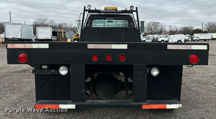 image for item OM9232 2000 Ford F650 Super Duty flatbed truck