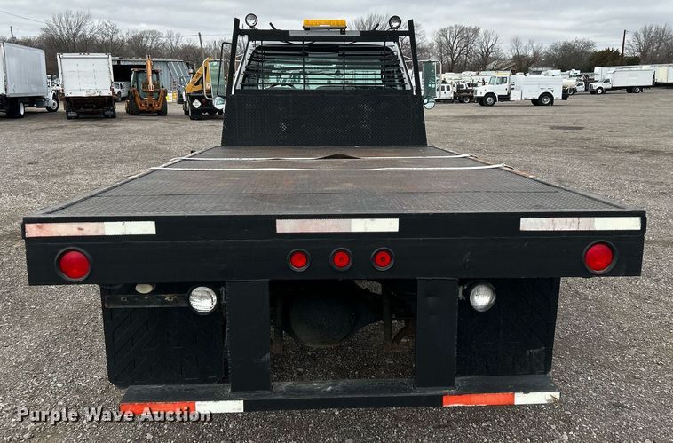 image for item OM9232 2000 Ford F650 Super Duty flatbed truck