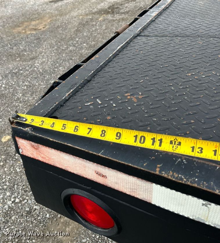 image for item OM9232 2000 Ford F650 Super Duty flatbed truck