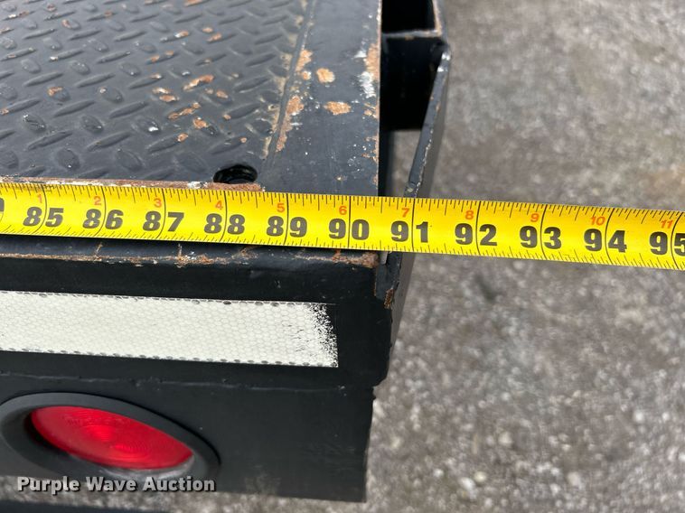 image for item OM9232 2000 Ford F650 Super Duty flatbed truck