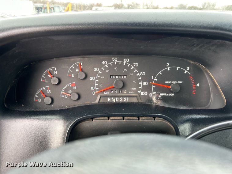 image for item OM9232 2000 Ford F650 Super Duty flatbed truck