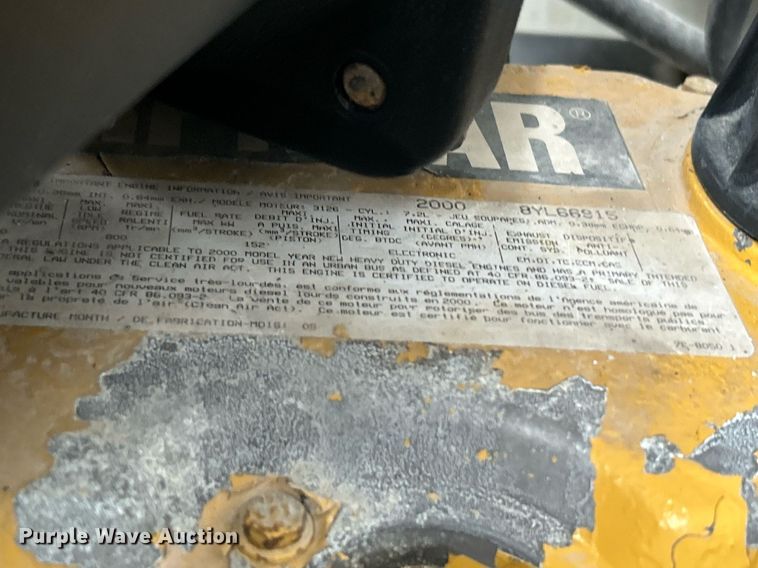 image for item OM9232 2000 Ford F650 Super Duty flatbed truck