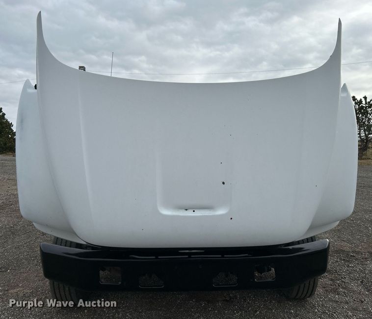 image for item OM9232 2000 Ford F650 Super Duty flatbed truck