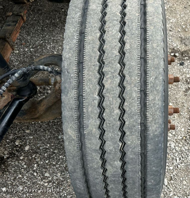 image for item OM9232 2000 Ford F650 Super Duty flatbed truck