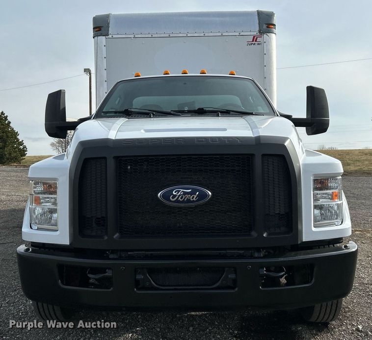 image for item OM9234 2016 Ford F650 Super Duty box truck