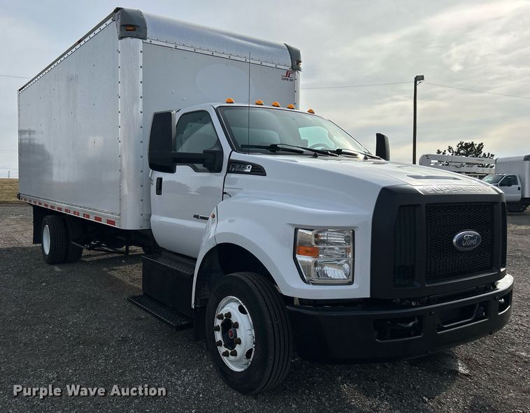 image for item OM9234 2016 Ford F650 Super Duty box truck