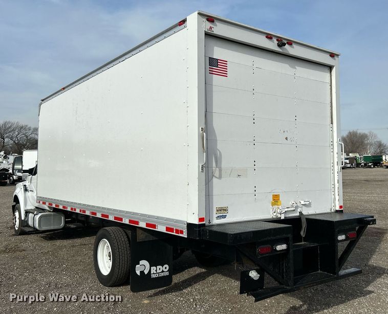 image for item OM9234 2016 Ford F650 Super Duty box truck