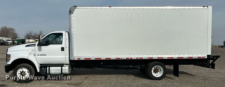 image for item OM9234 2016 Ford F650 Super Duty box truck