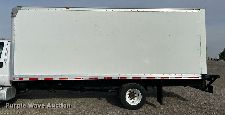 image for item OM9234 2016 Ford F650 Super Duty box truck