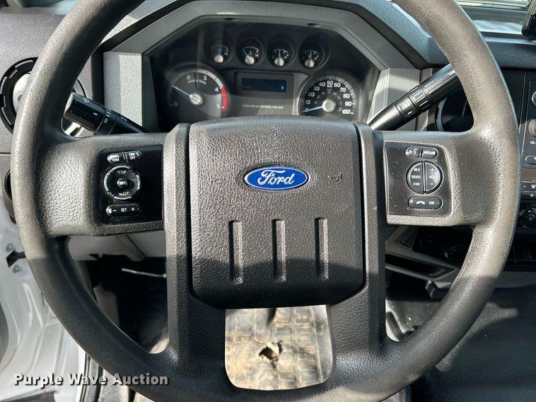 image for item OM9234 2016 Ford F650 Super Duty box truck