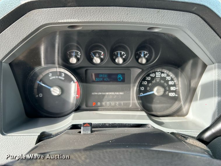 image for item OM9234 2016 Ford F650 Super Duty box truck