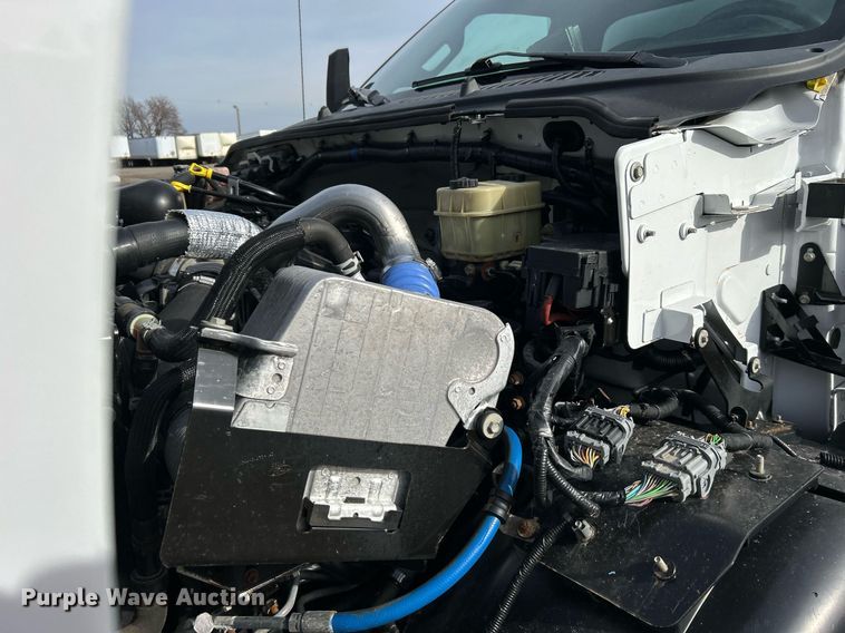 image for item OM9234 2016 Ford F650 Super Duty box truck