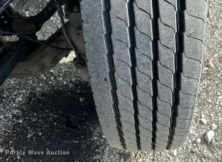 image for item OM9234 2016 Ford F650 Super Duty box truck