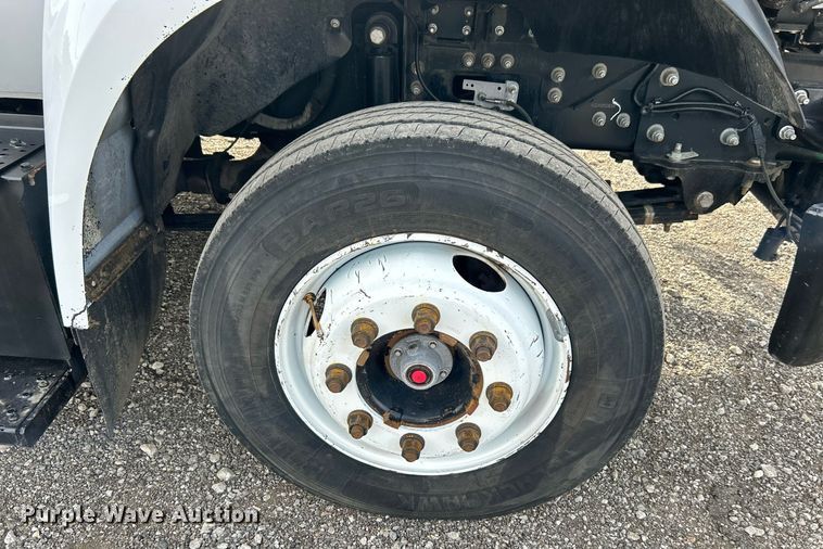 image for item OM9234 2016 Ford F650 Super Duty box truck