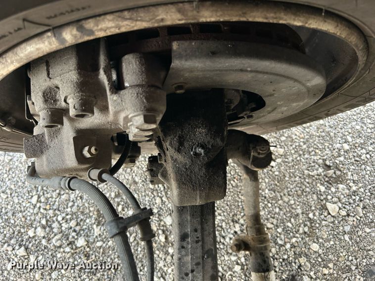 image for item OM9234 2016 Ford F650 Super Duty box truck