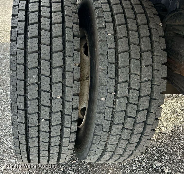 image for item OM9234 2016 Ford F650 Super Duty box truck