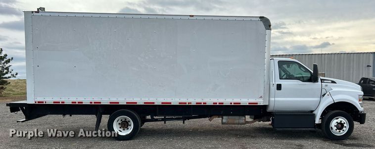image for item OM9235 2016 Ford F650 Super Duty box truck