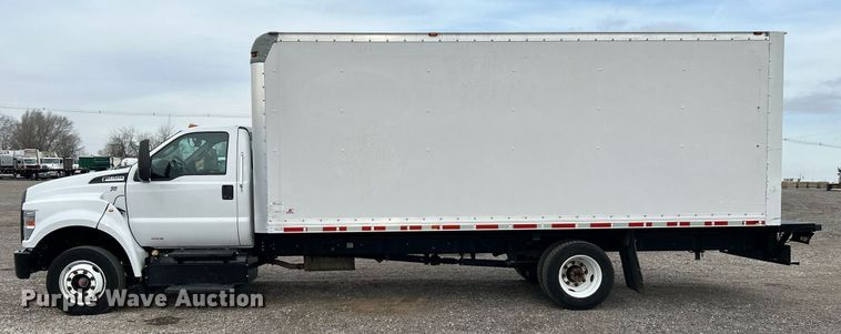 image for item OM9235 2016 Ford F650 Super Duty box truck