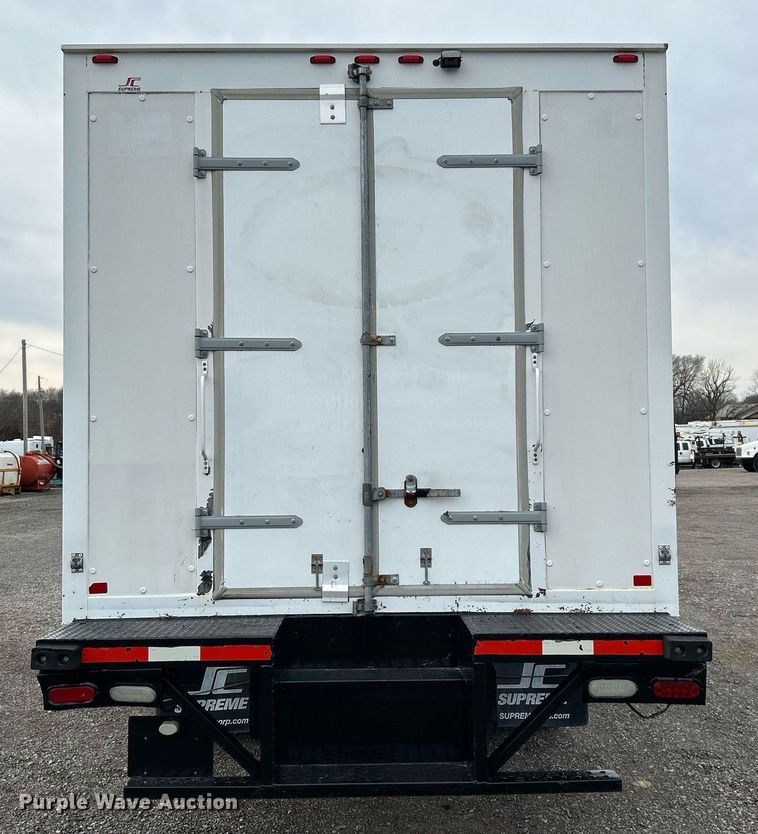 image for item OM9235 2016 Ford F650 Super Duty box truck