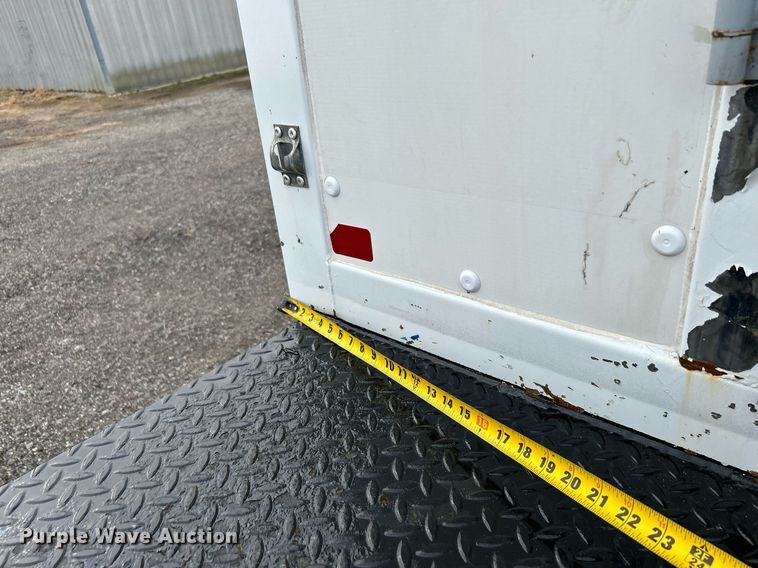 image for item OM9235 2016 Ford F650 Super Duty box truck