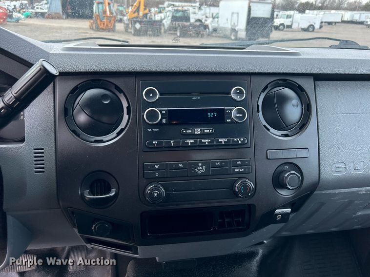 image for item OM9235 2016 Ford F650 Super Duty box truck