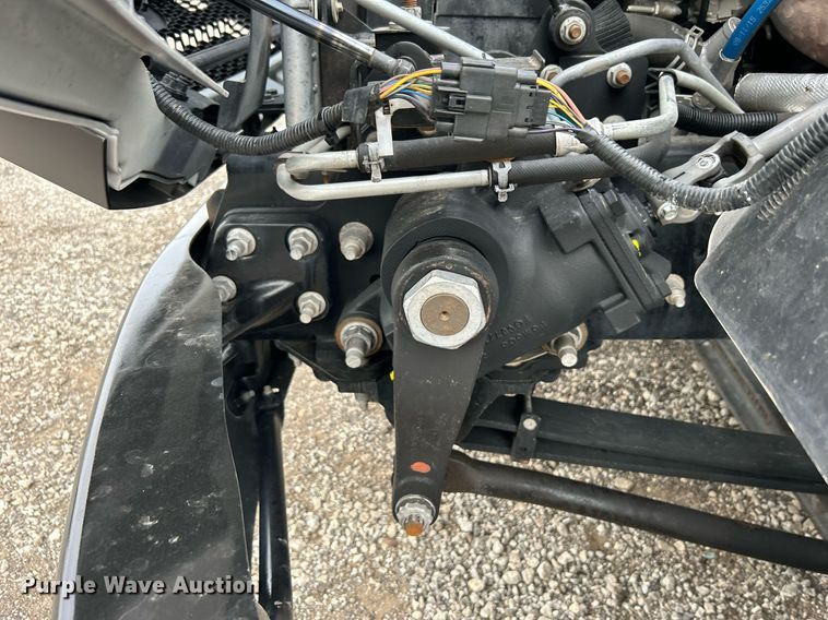 image for item OM9235 2016 Ford F650 Super Duty box truck