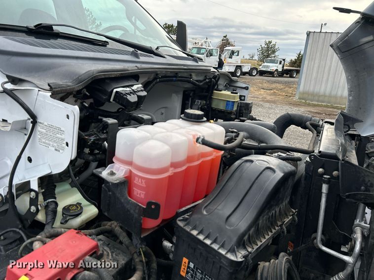 image for item OM9235 2016 Ford F650 Super Duty box truck