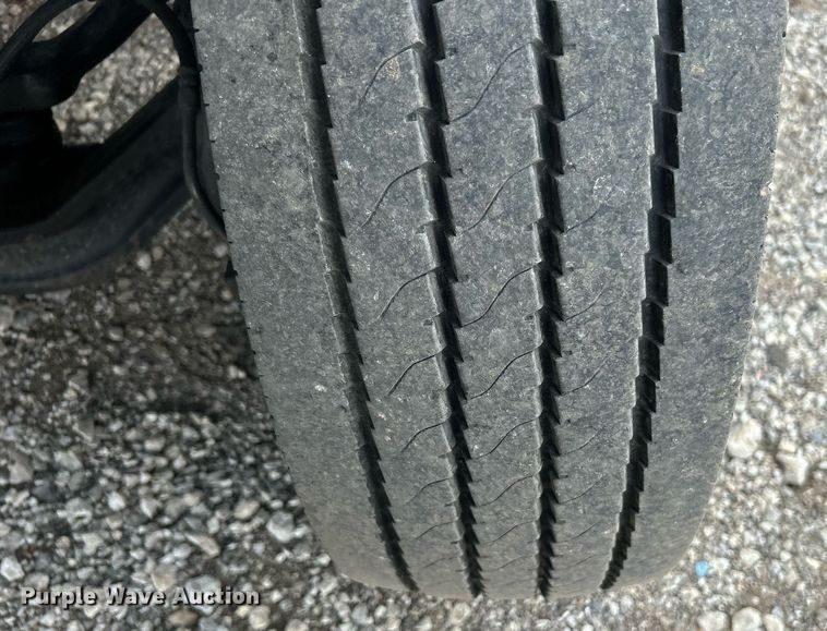 image for item OM9235 2016 Ford F650 Super Duty box truck